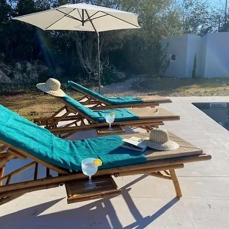 Moradia Com Piscina - Ferienhaus